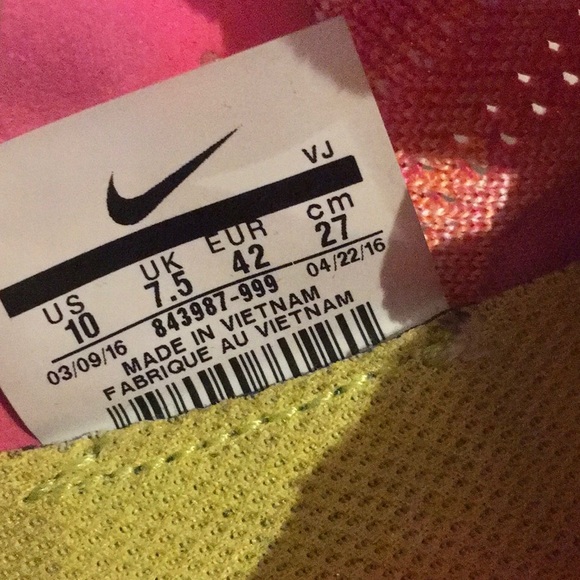 Nike Shoes - Picture 6 of 6